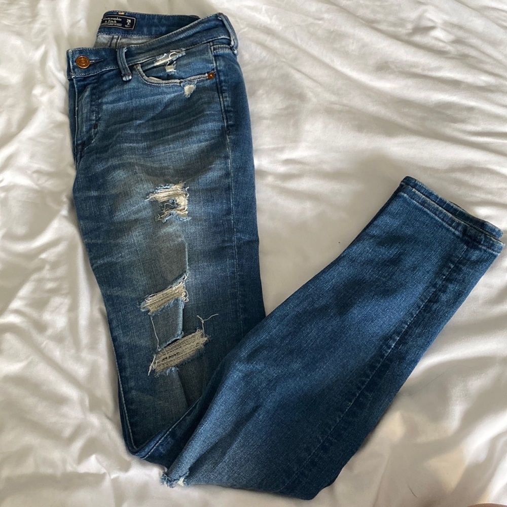 A&F Harper Super skinny distressed jeans